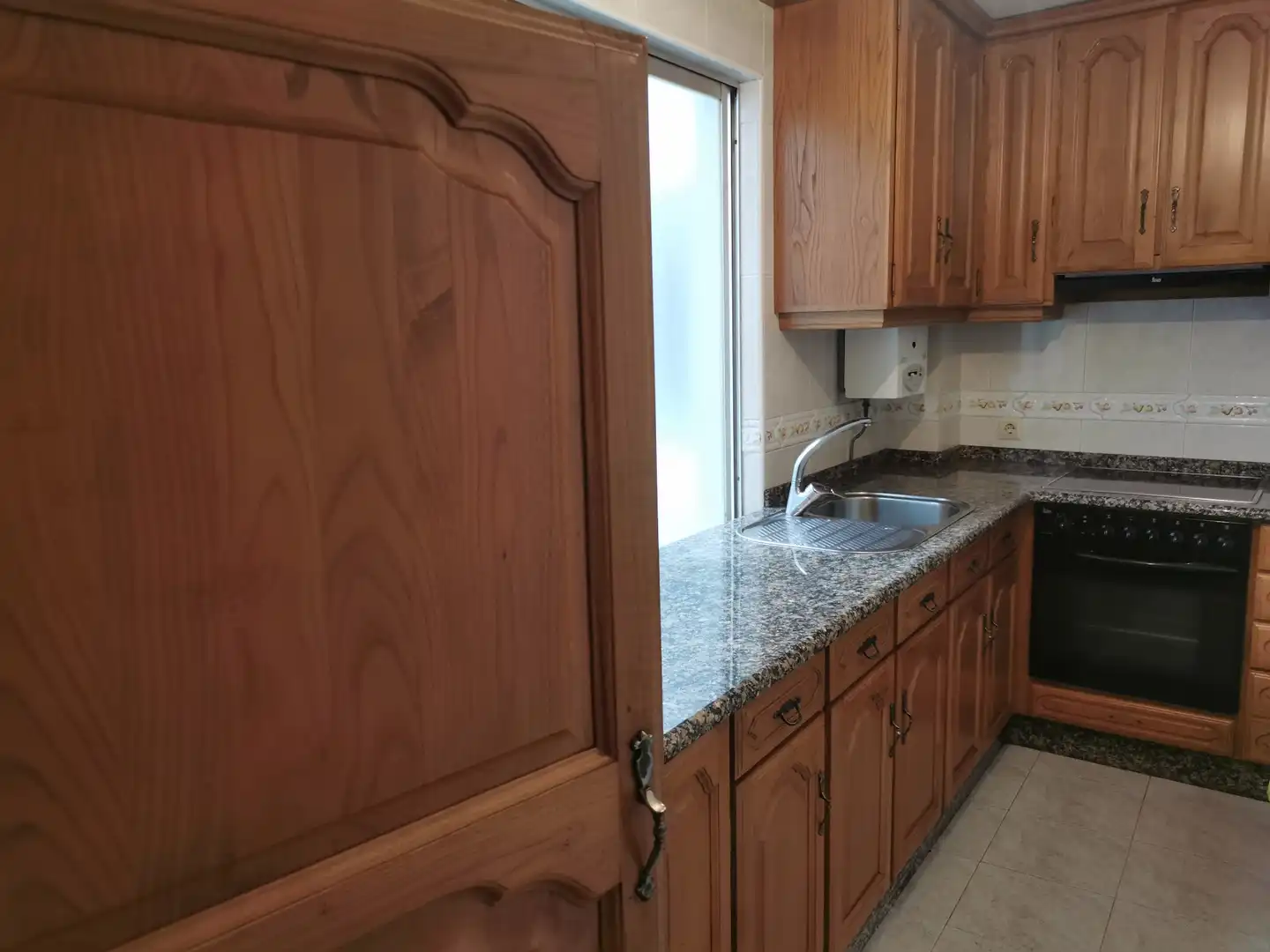 Küche von Wohnung zur Miete in Santiago de Compostela  mit Heizung und Möbliert
