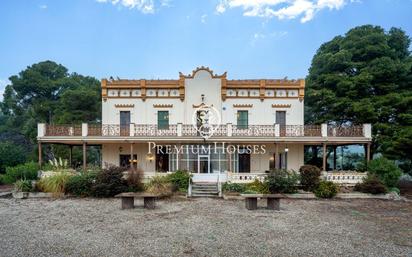 Vista exterior de Finca rústica en venda en Valls amb Calefacció, Jardí privat i Terrassa