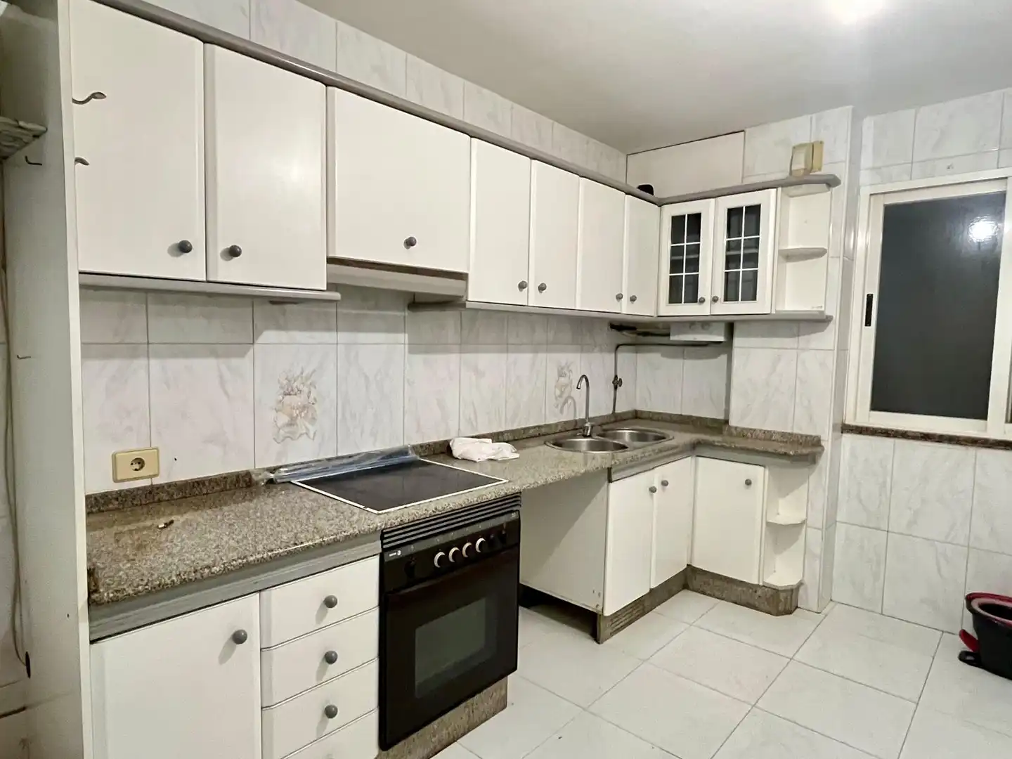 Kitchen of Flat for sale in Noia  with Storage room