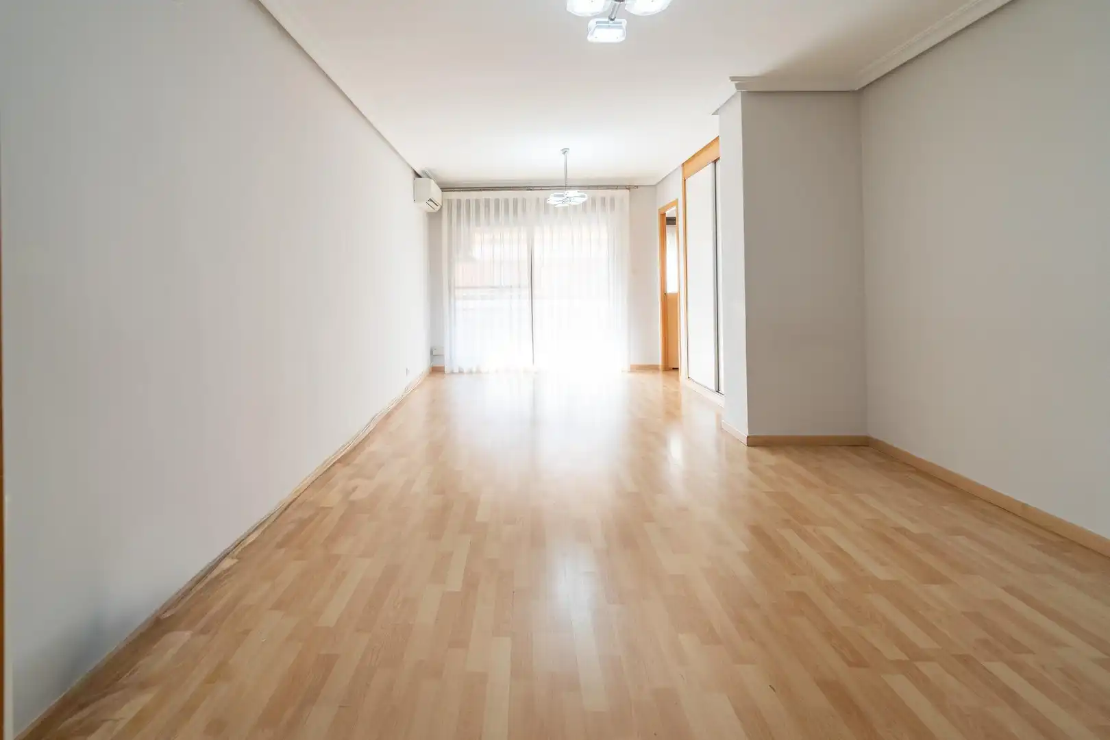 Flat for rent in Plaza Xúquer