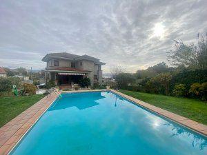 Swimming pool of House or chalet for sale in Moaña  with Terrace, Swimming Pool and Balcony