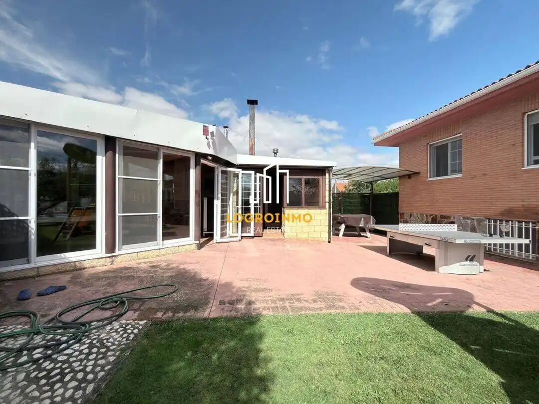 Jardín de Casa o chalet en venta en El Redal con Calefacción, Trastero y Piscina