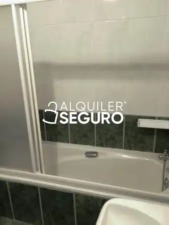 Bathroom of Flat for rent in Valladolid  with Heating, Terrace and Swimming Pool