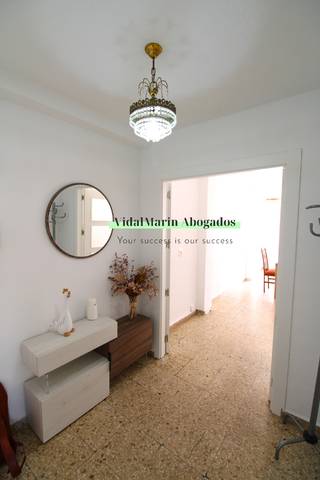 Piso en Venta en Carrer Francisco Giner de los Ríos en Carolinas Altas