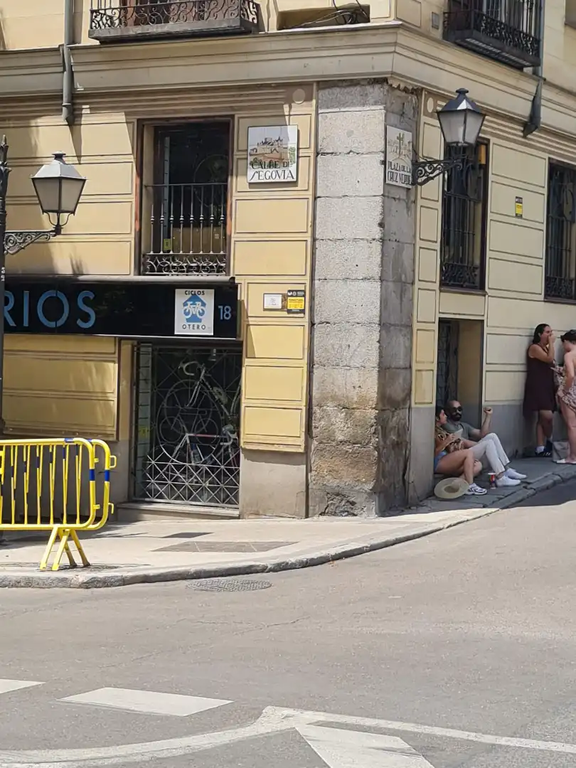 Vista exterior de Local de lloguer en Madrid amb Internet
