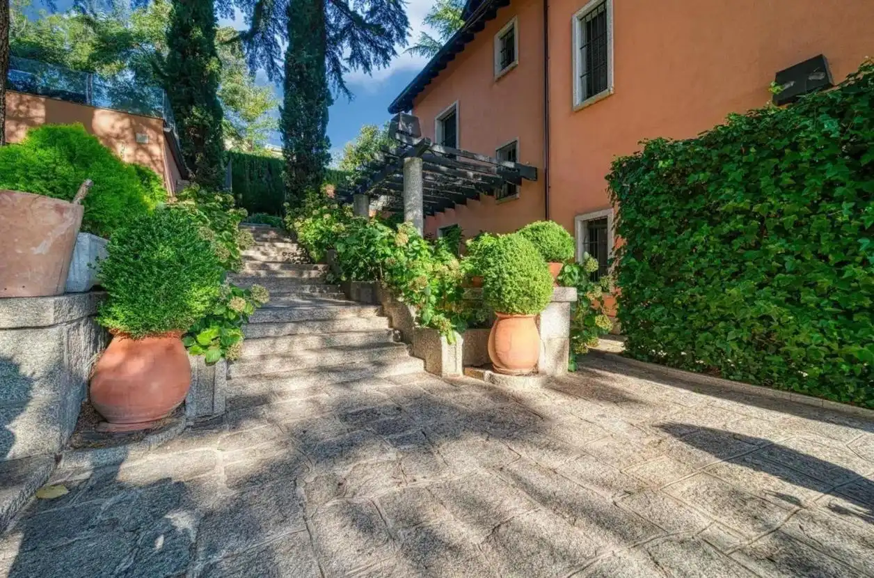 Jardín de Casa o chalet en venta en San Lorenzo de El Escorial con Aire acondicionado, Calefacción y Jardín privado