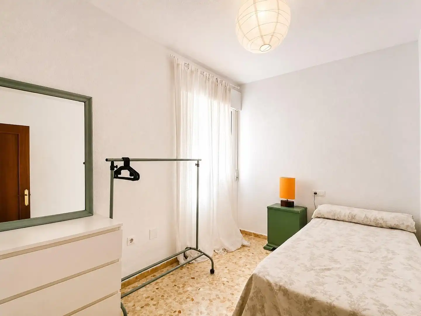 Habitación de Piso en venta en Rincón de la Victoria con Terraza y Amueblado