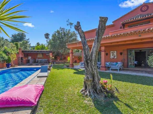 Casa-chalet en Venta en La Dama de Noche - La Alzambra