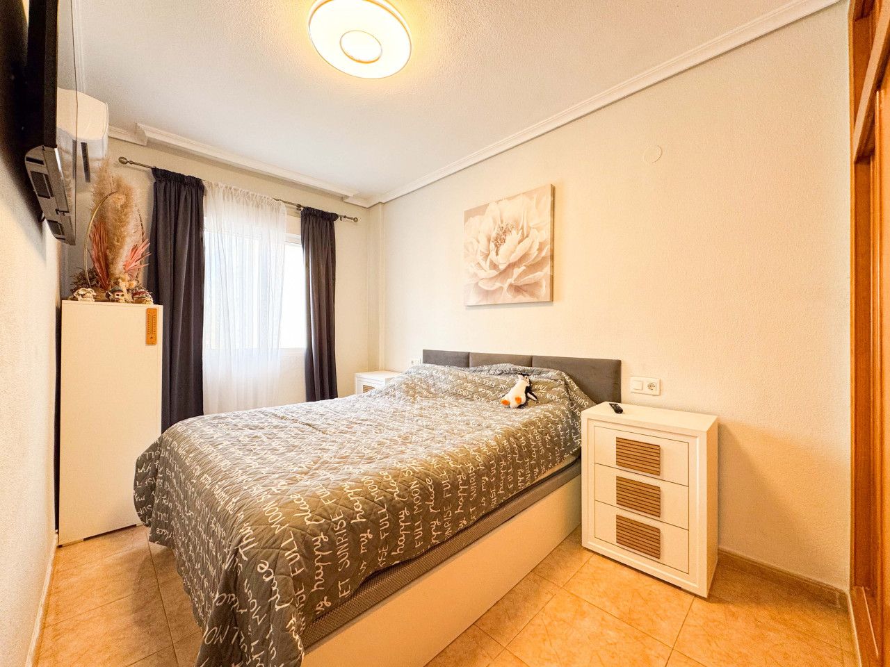 Bedroom of Flat for sale in Torrevieja  with Air Conditioner, Heating and Swimming Pool