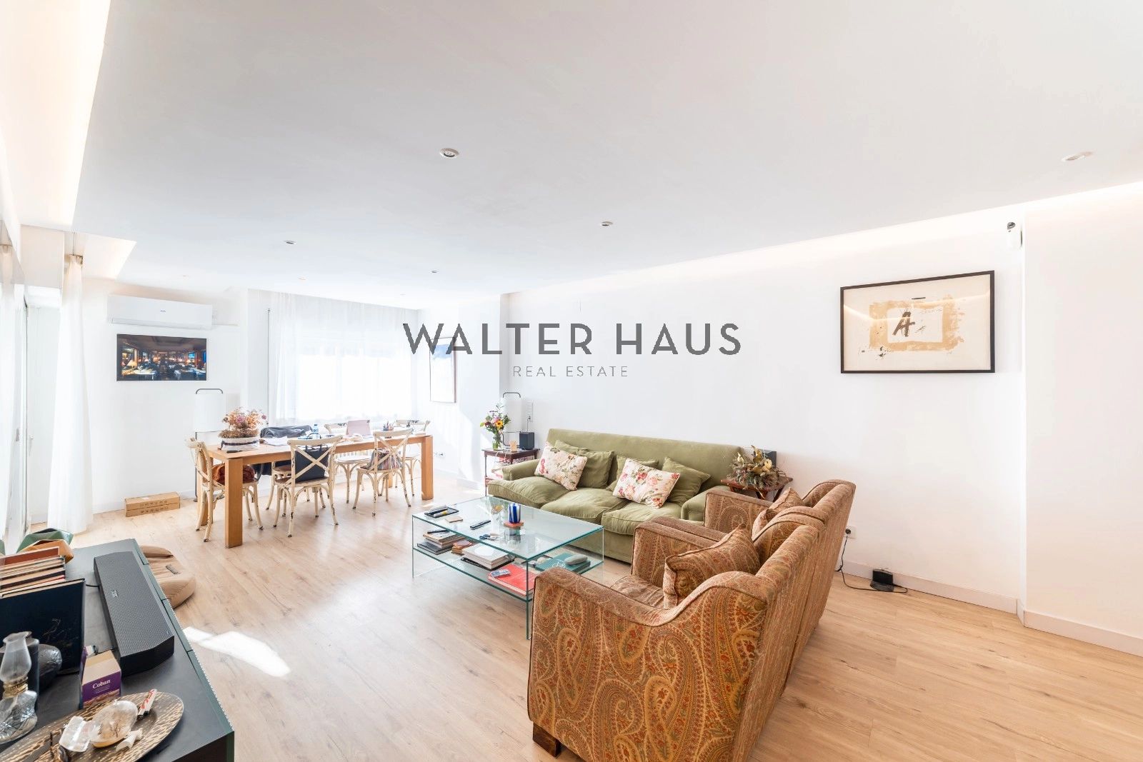 Living room of Flat for sale in  Madrid Capital  with Air Conditioner, Heating and Terrace