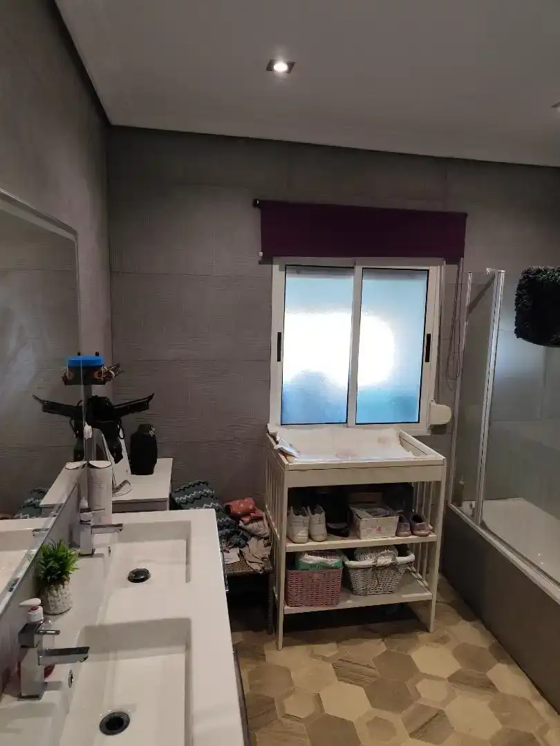 Bany de Pis en venda en Jamilena amb Aire condicionat i Balcó
