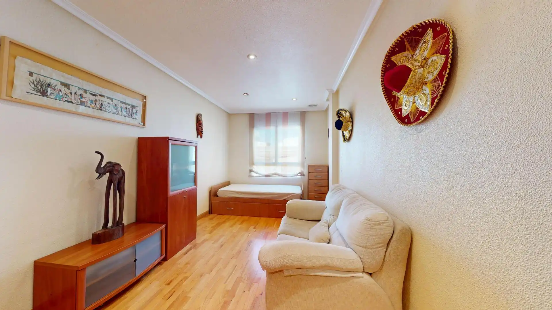 Habitación de Piso en venta en Elche / Elx con Trastero y Balcón