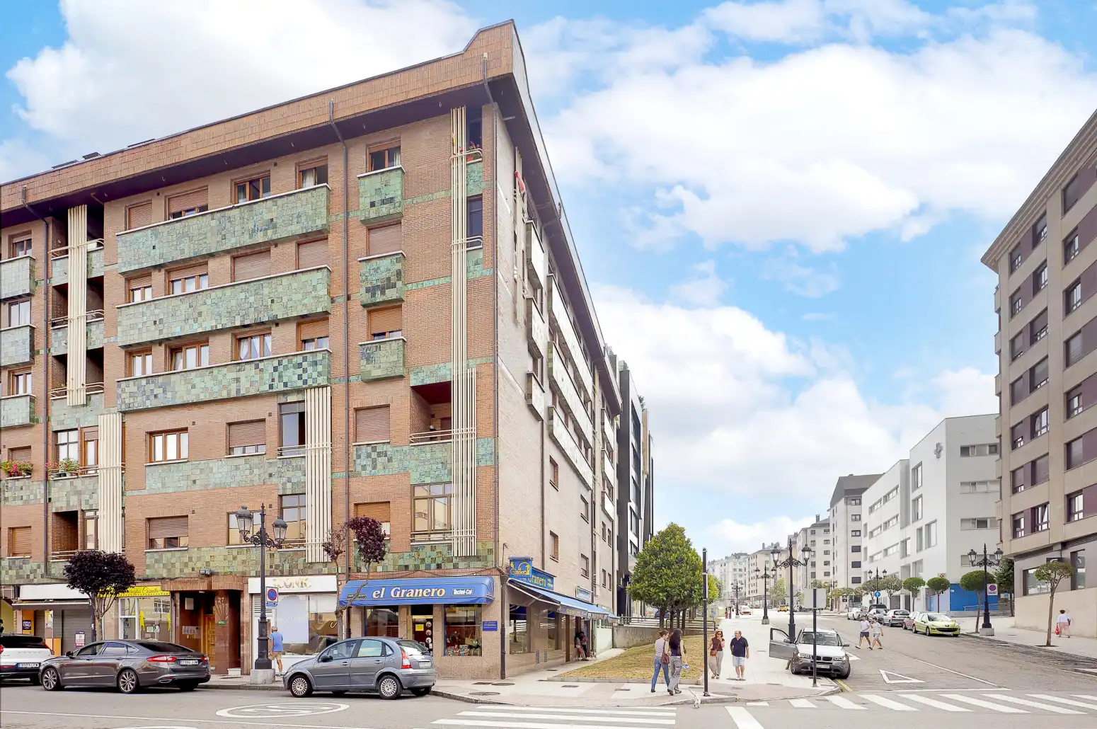 Vista exterior de Pis en venda en Oviedo  amb Calefacció, Parquet i Traster