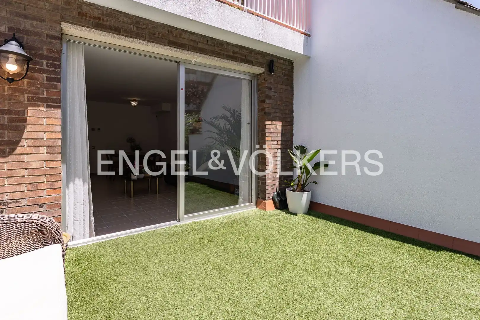 Terrassa de Casa o xalet en venda en Sant Cugat del Vallès amb Aire condicionat, Calefacció i Jardí privat
