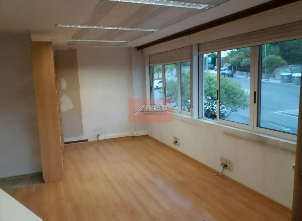 Bureau avec ascenseur à louer à A Ponte, imagen 11