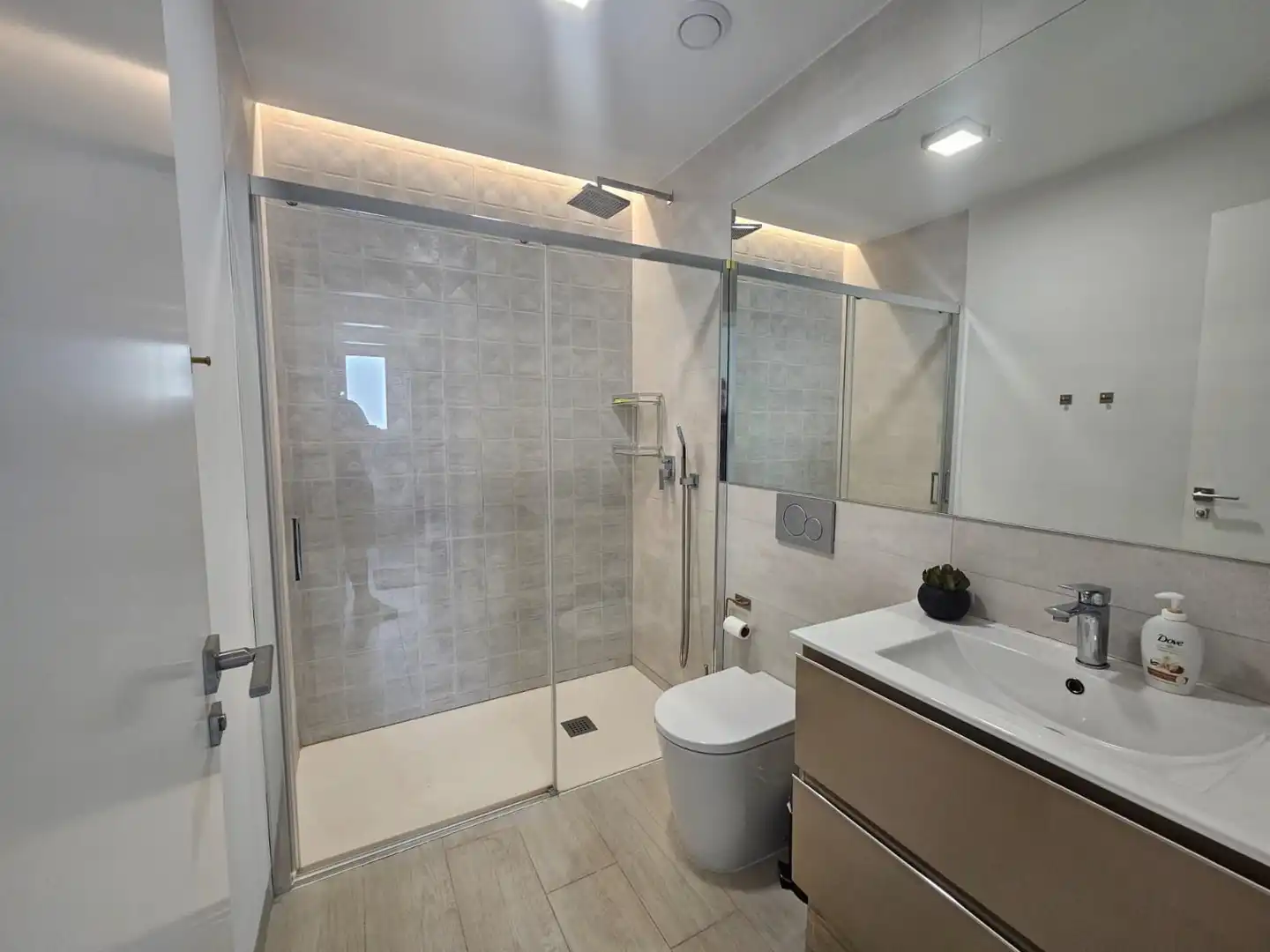 Baño de Ático de alquiler en Finestrat con Aire acondicionado, Calefacción y Jardín privado
