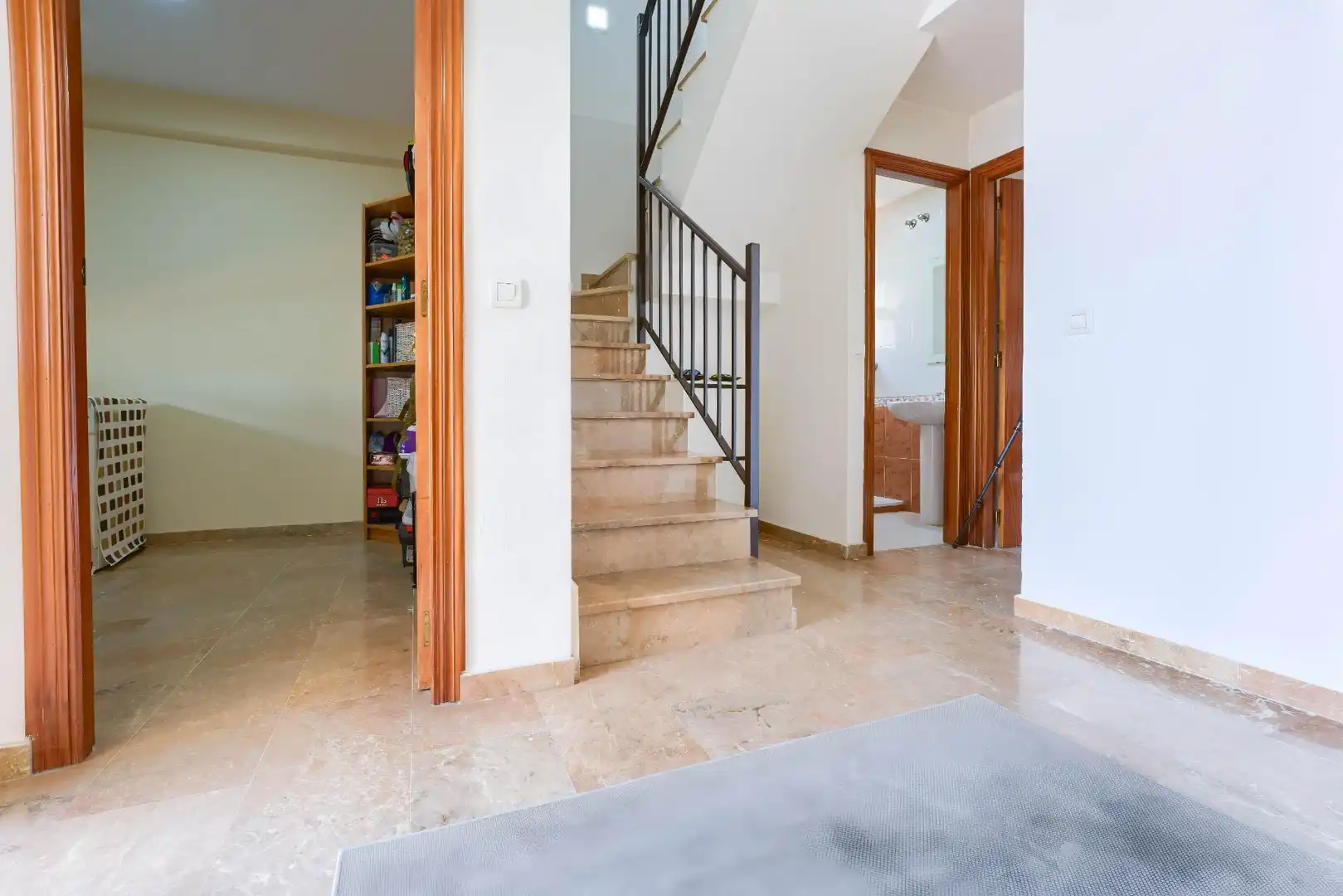 Houses for sale in Bollullos de la Mitación  with Air Conditioner and Community pool