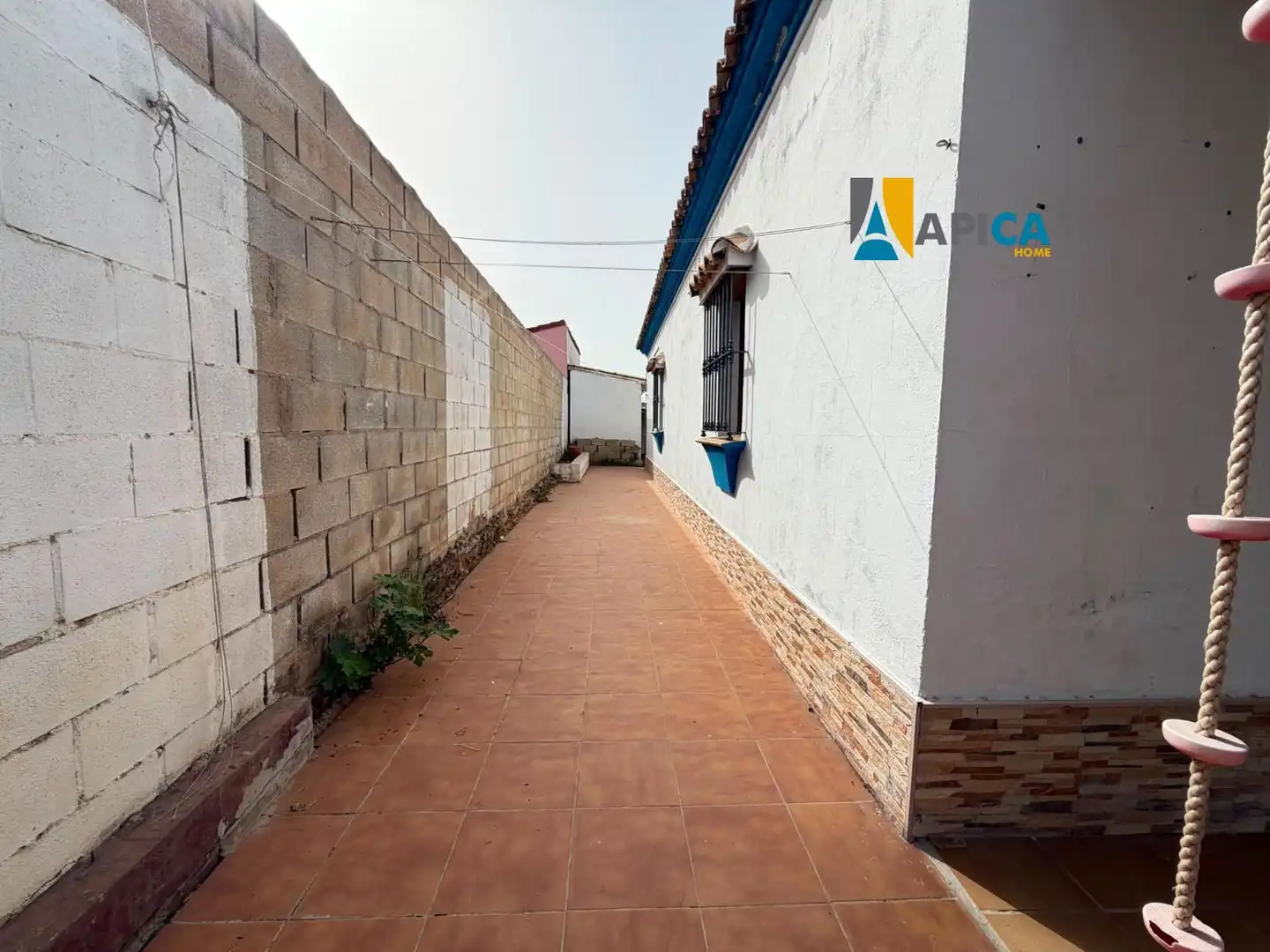 Vista exterior de Casa o chalet en venta en Chiclana de la Frontera con Aire acondicionado, Terraza y Trastero