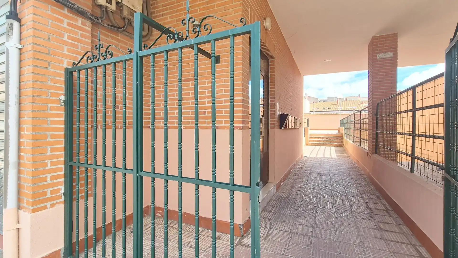 Terrassa de Pis en venda en Castellanos de Moriscos amb Calefacció, Traster i Balcó