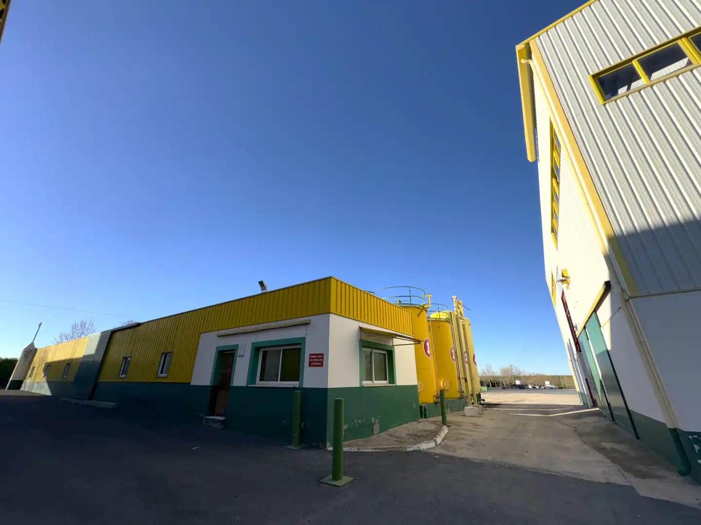 Vista exterior de Nave industrial en venta en Cedillo del Condado con Alarma