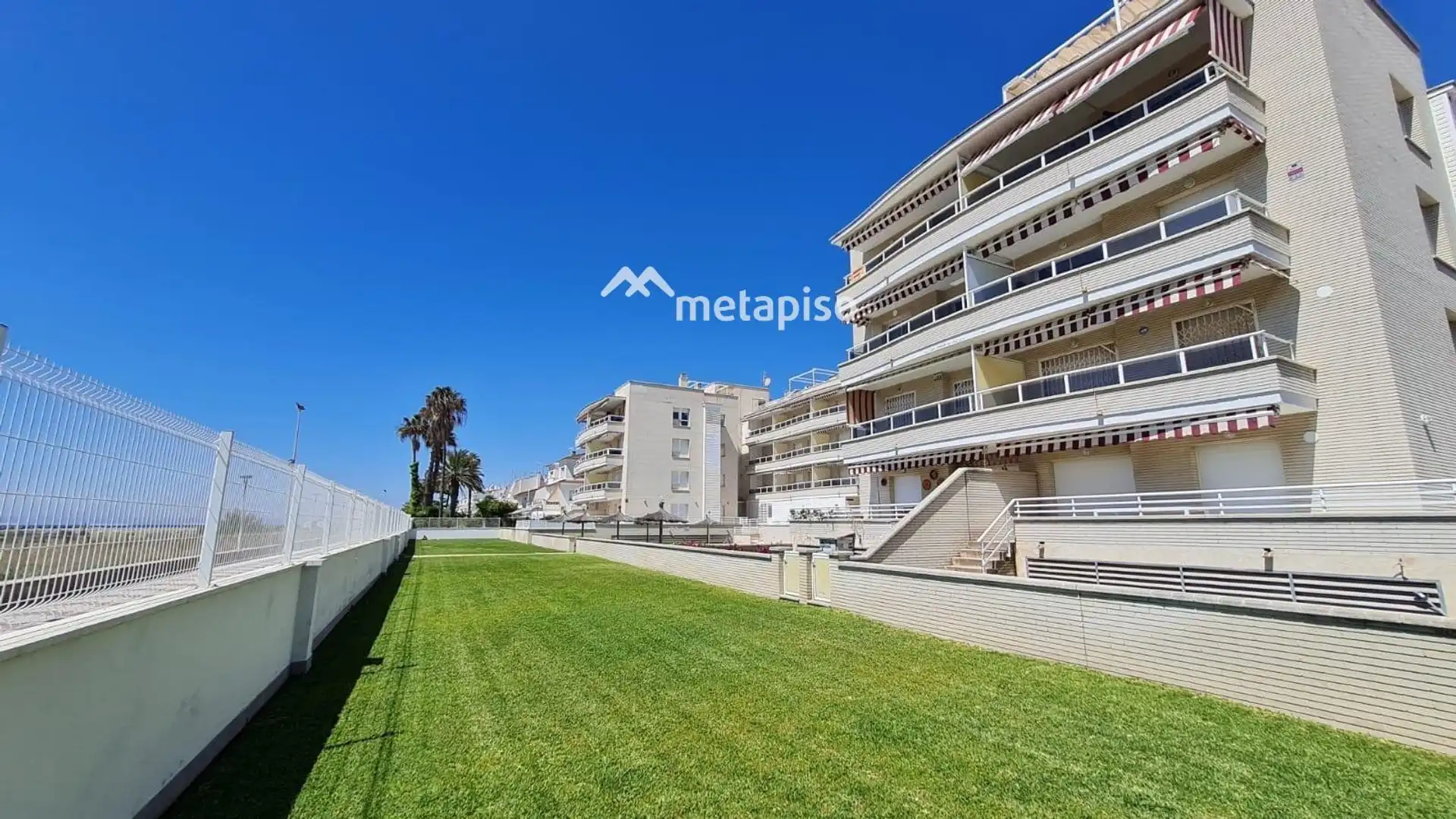 Vista exterior de Piso en venta en Cunit con Aire acondicionado, Calefacción y Terraza