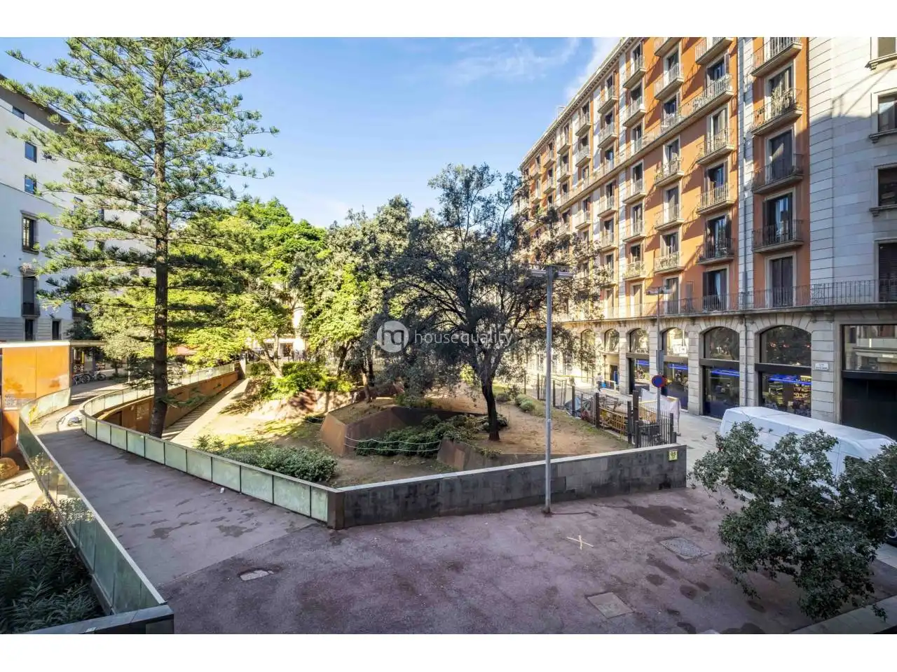 Vista exterior de Piso en venta en Barcelona con Aire acondicionado, Calefacción y Parquet