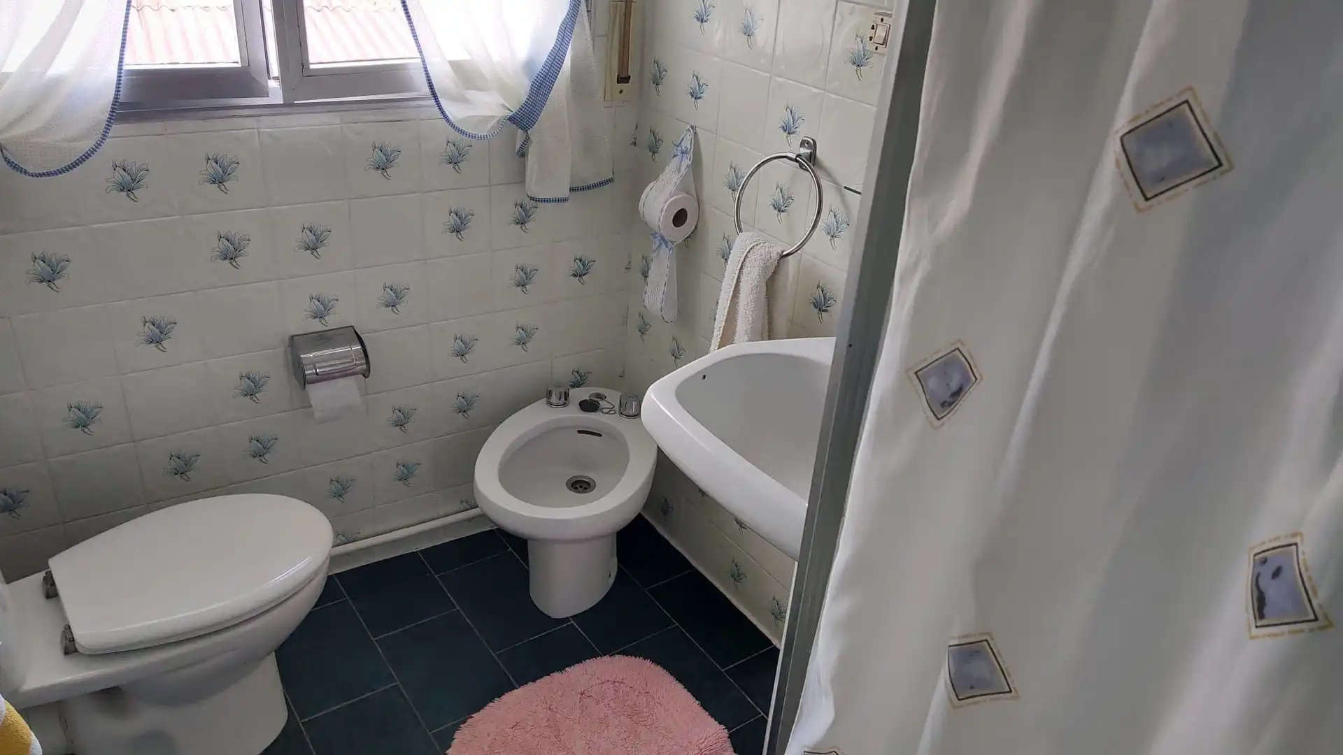 Bany de Casa o xalet en venda en Oña amb Jardí privat, Terrassa i Traster