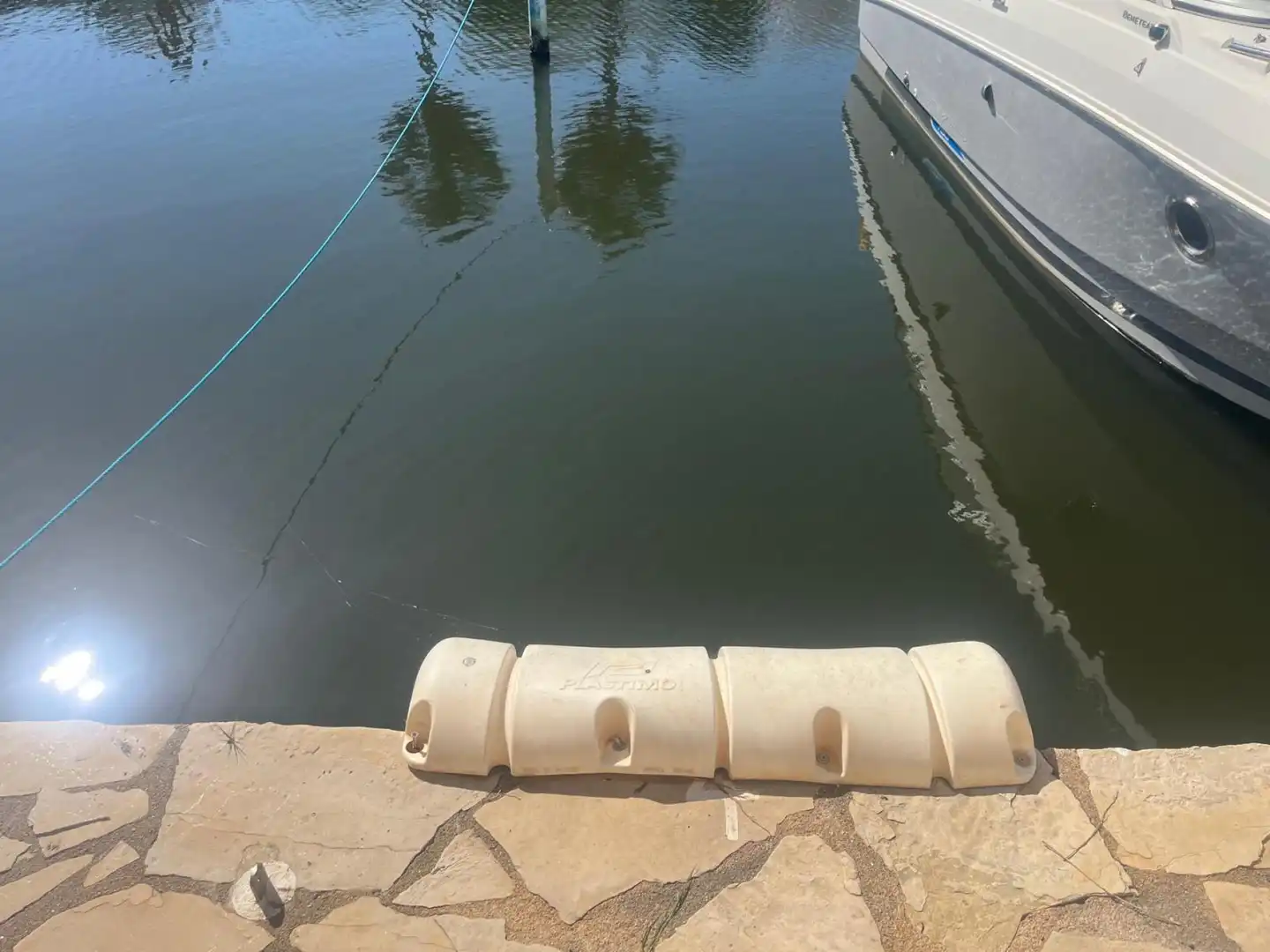 Schwimmbecken von Einfamilien-Reihenhaus zum Verkauf in Empuriabrava mit Privatgarten und Terrasse