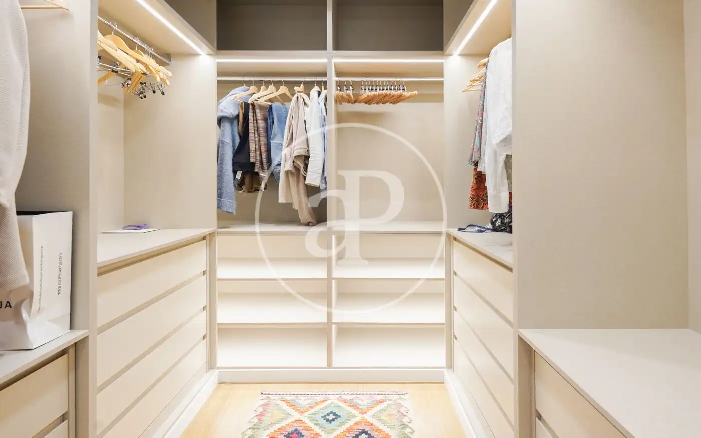 Flat for sale in Madrid  with Air Conditioner, Heating and Storage room