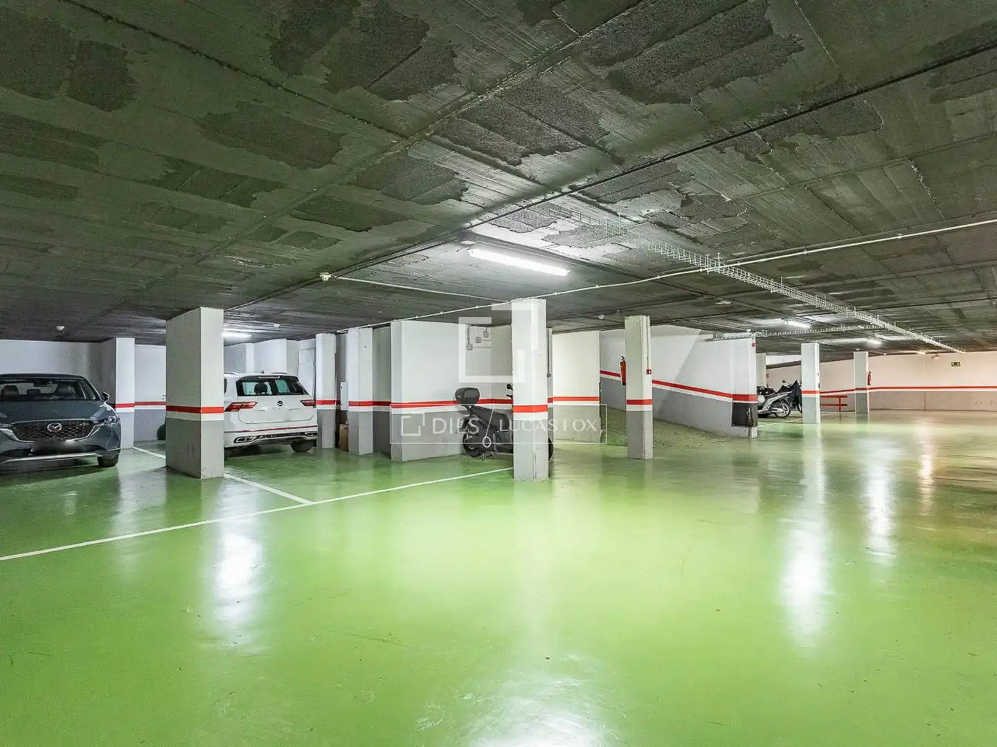Parking de Piso de alquiler en Barcelona con Aire acondicionado, Calefacción y Parquet