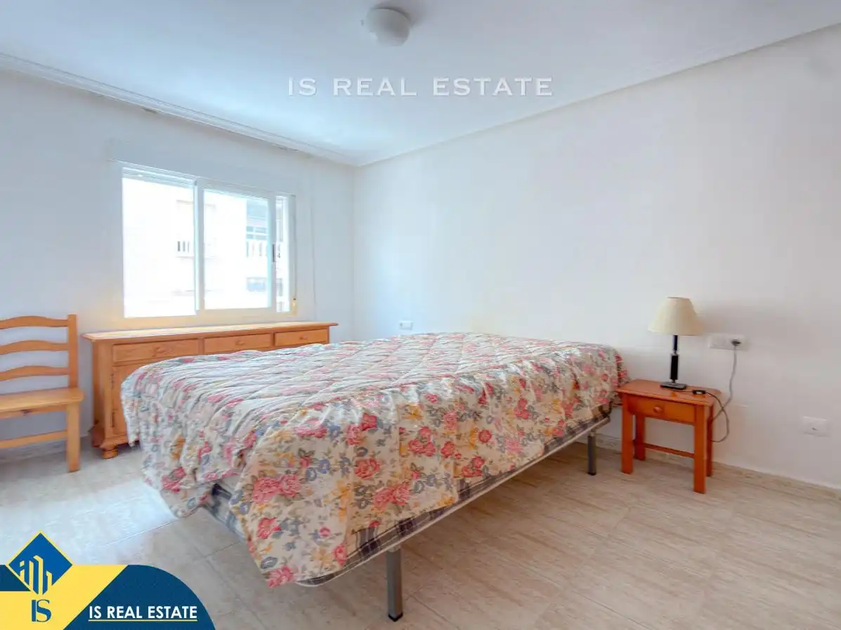 Dormitori de Apartament en venda en Torrevieja amb Aire condicionat, Calefacció i Terrassa