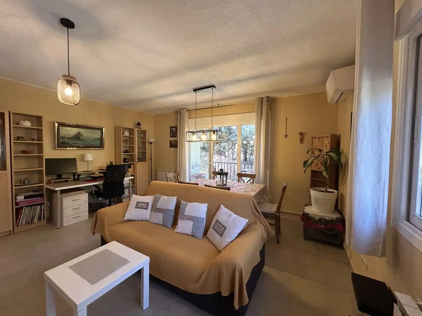 Wohnzimmer von Haus oder Chalet zum Verkauf in Navas del Rey mit Klimaanlage, Heizung und Privatgarten