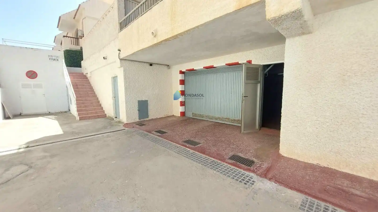 Parkplatz von Maisonette zum Verkauf in La Manga del Mar Menor mit Terrasse, Abstellraum und Möbliert