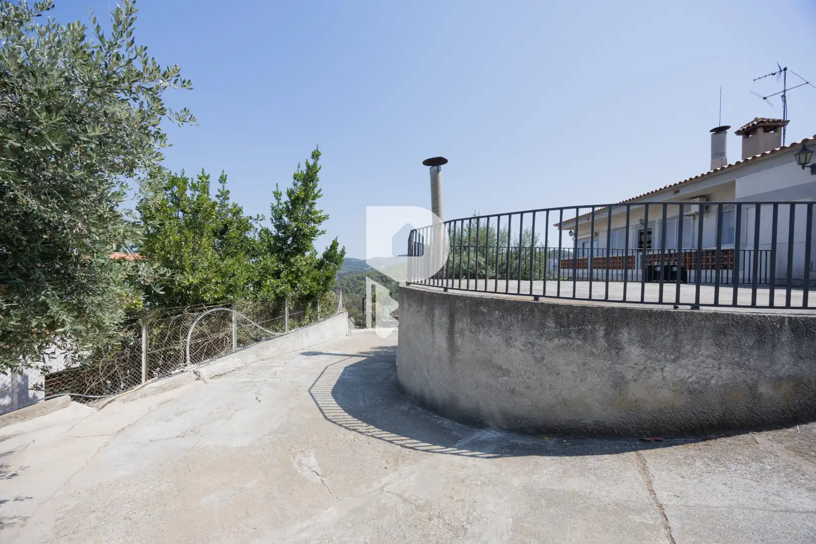 Terrassa de Casa o xalet en venda en Castellví de Rosanes amb Aire condicionat, Calefacció i Jardí privat