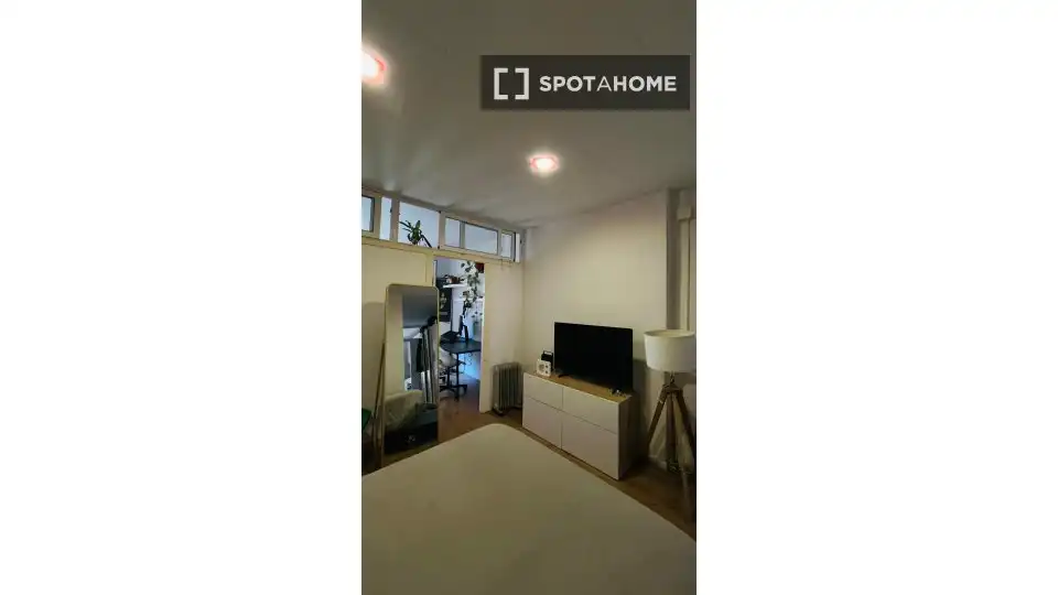 Habitación de Piso de alquiler en Barcelona con Aire acondicionado, Calefacción y Amueblado