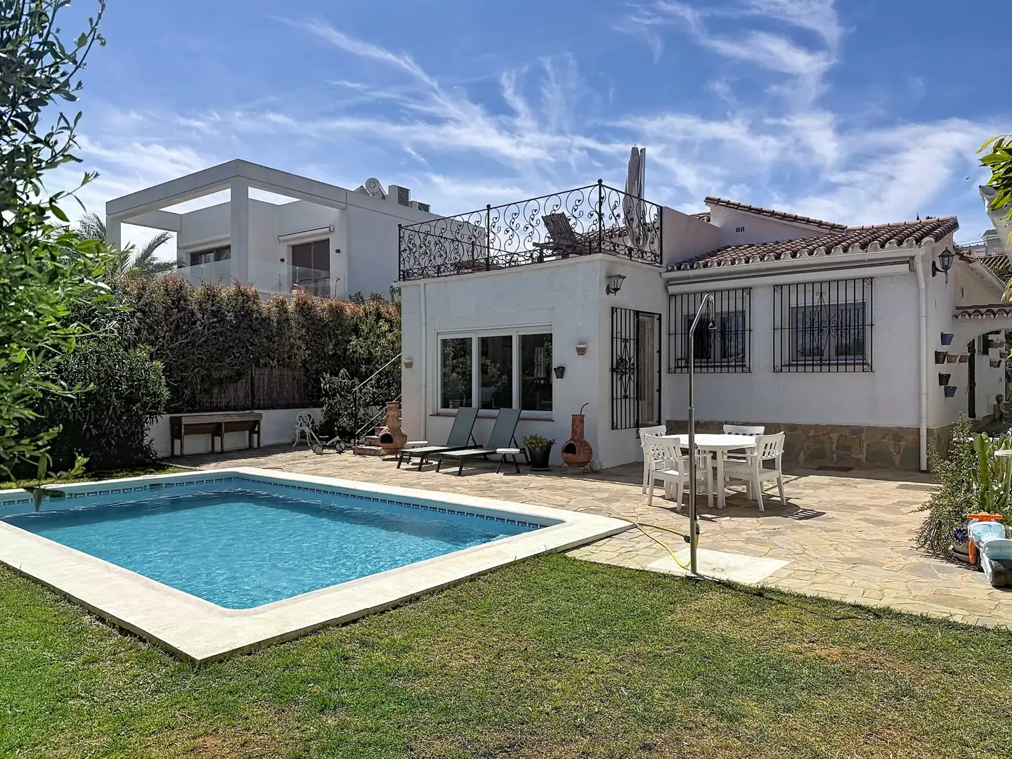 Piscina de Casa o xalet en venda en Manilva amb Aire condicionat, Jardí privat i Terrassa