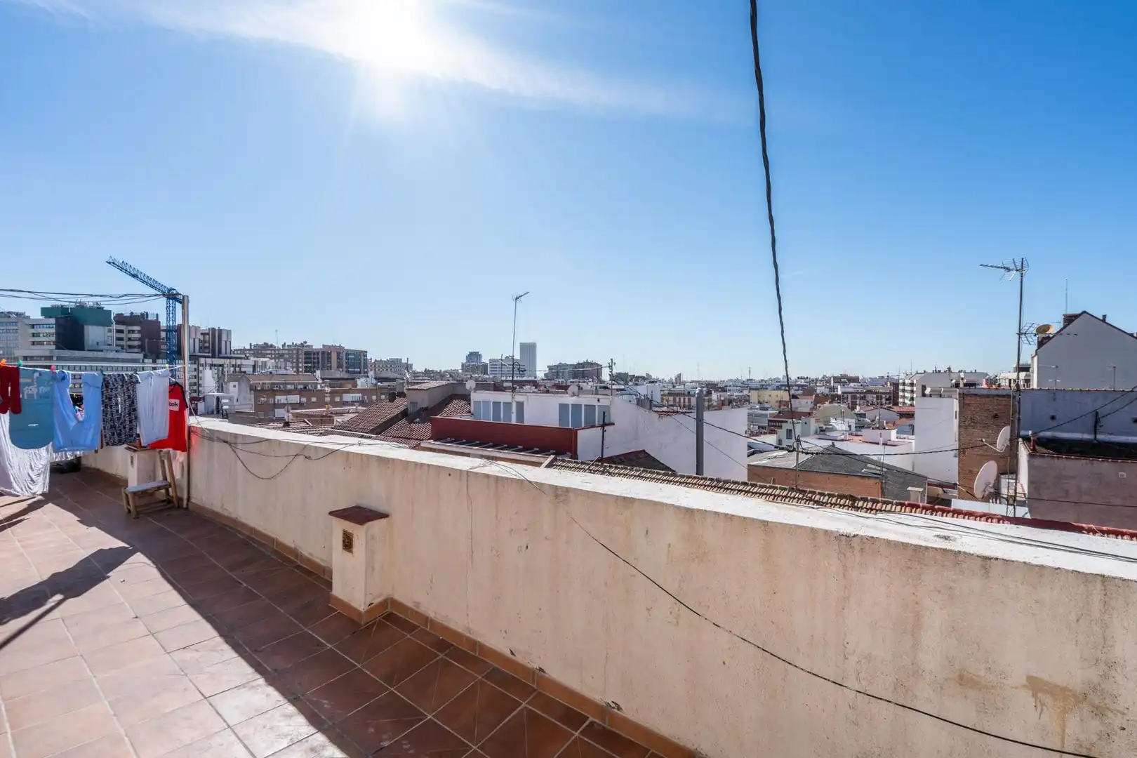 Vista exterior de Piso en venta en Madrid con Calefacción