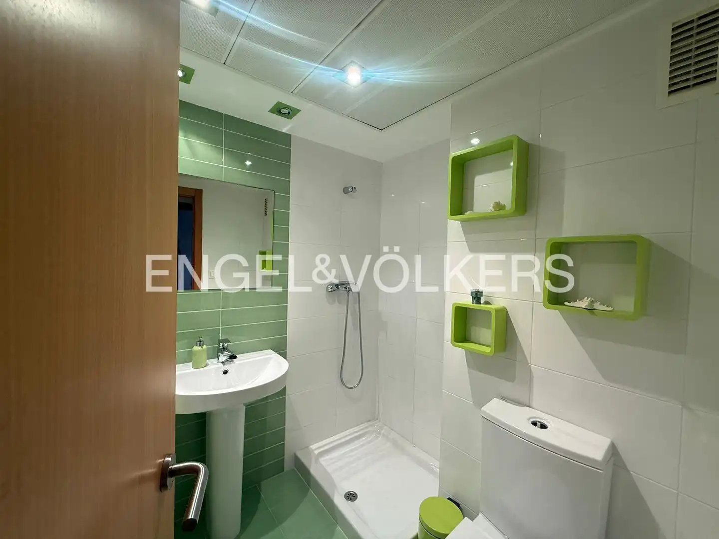 Bathroom of Flat for rent in Paiporta  with Air Conditioner and Heating