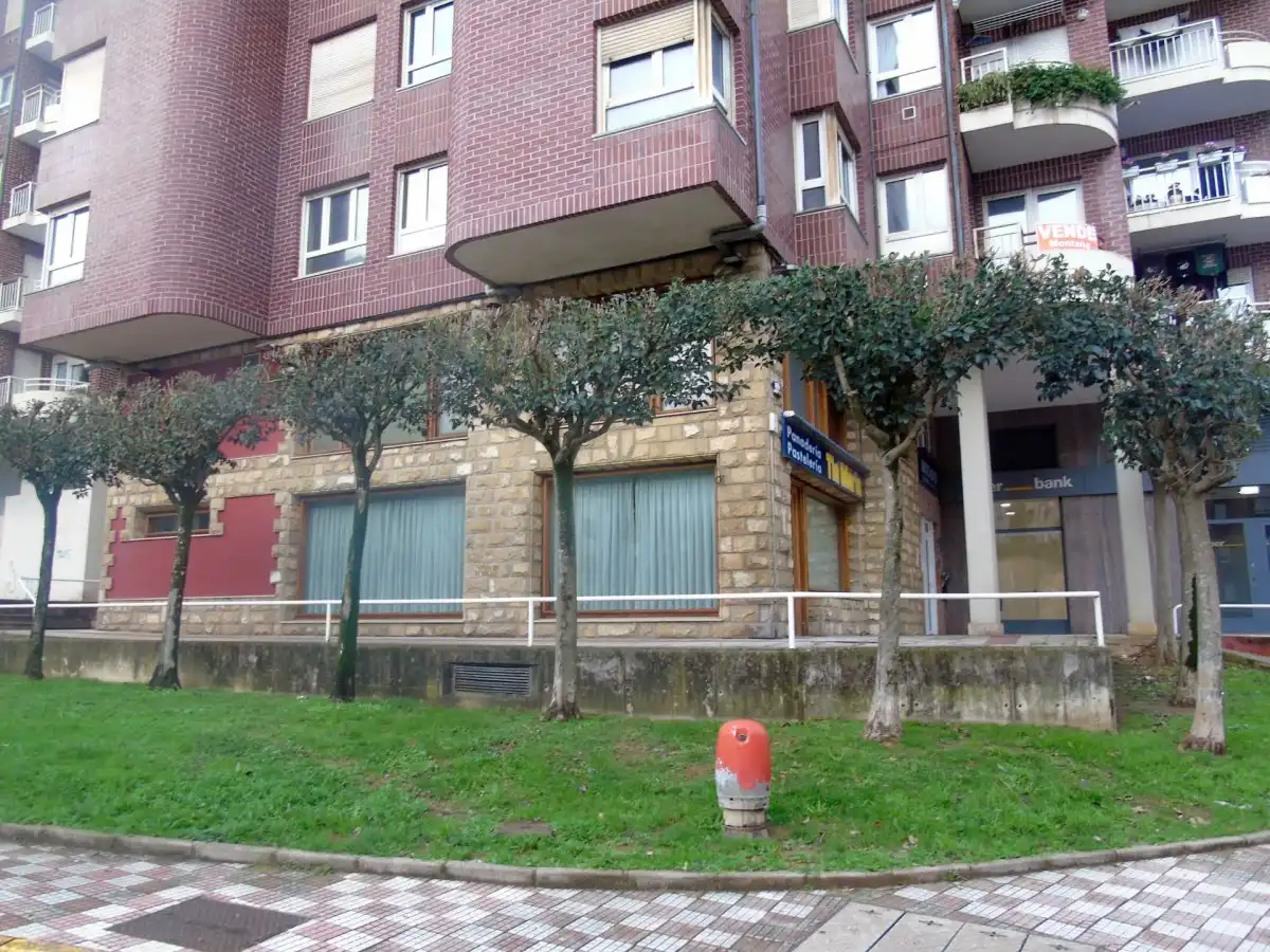 Local comercial de lloguer a Muriedas
