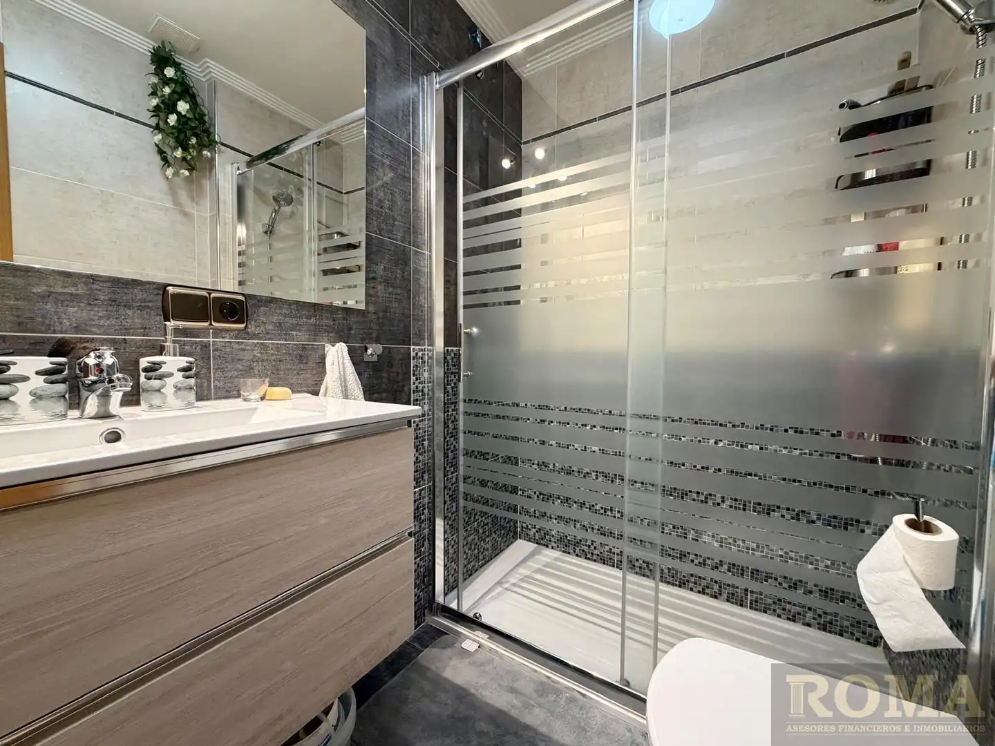 Baño de Piso en venta en Castellanos de Moriscos con Calefacción y Amueblado