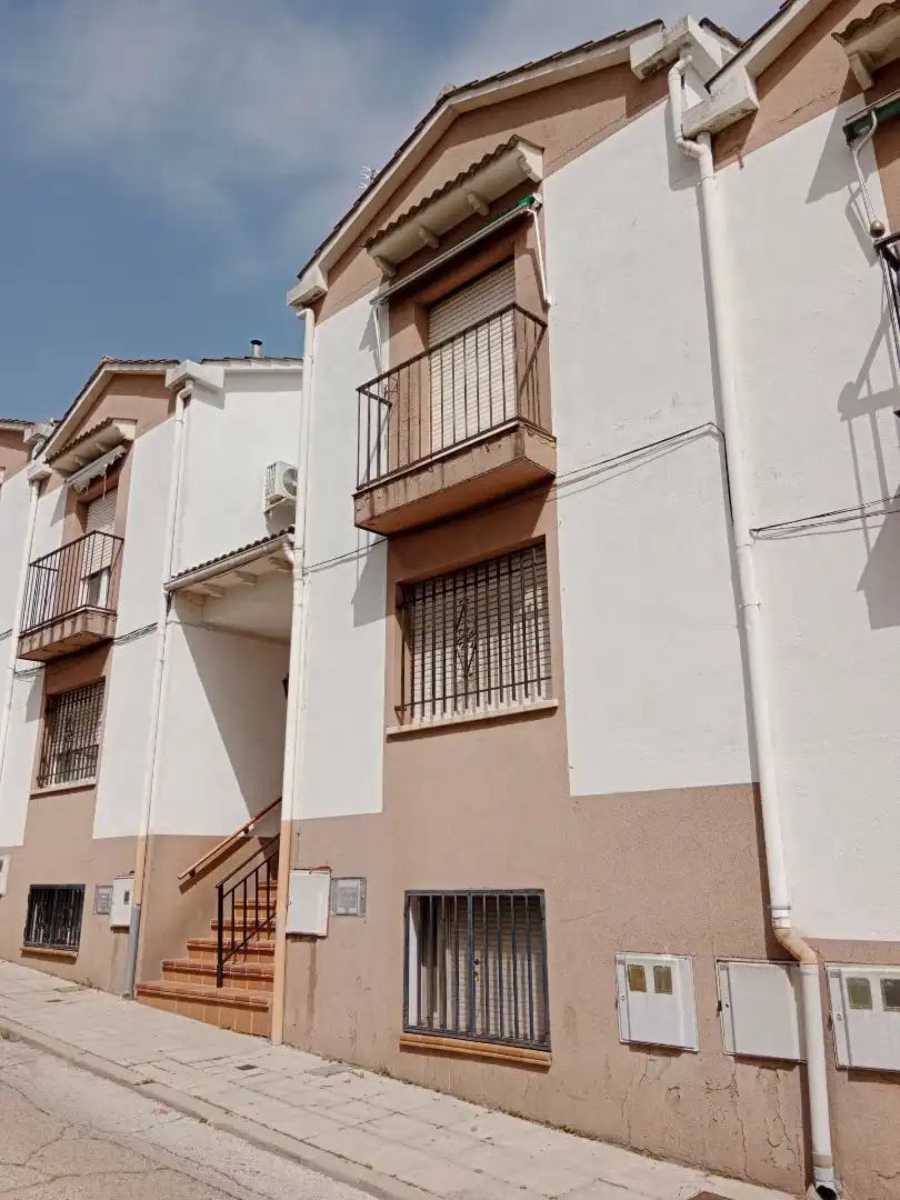 Vista exterior de Casa adosada en venta en San Martín de Valdeiglesias con Aire acondicionado y Calefacción
