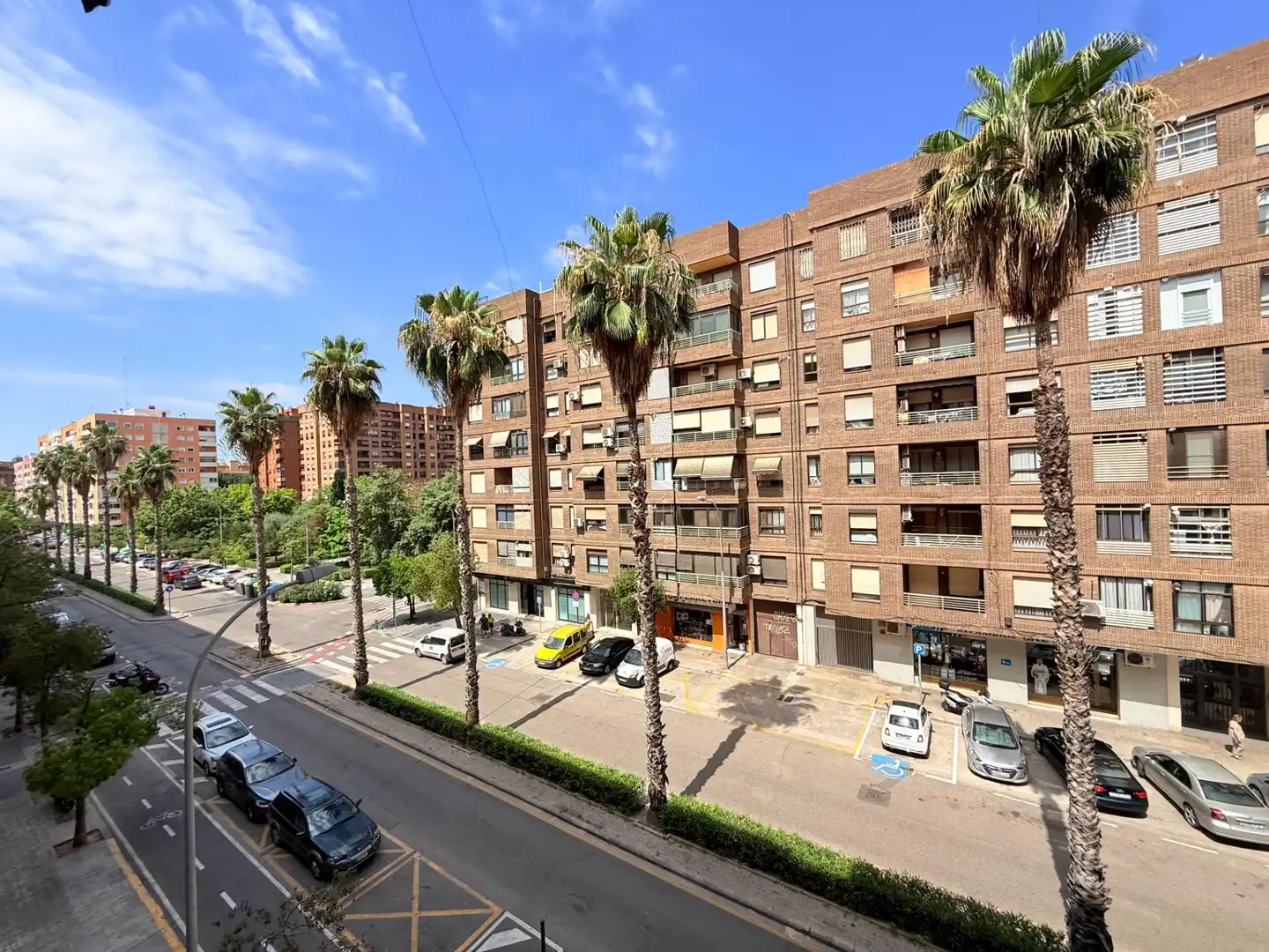 Vista exterior de Pis de lloguer en Valencia amb Moblat i Balcó