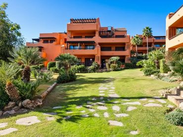 Pis amb ascensor en venda a Estepona Pueblo