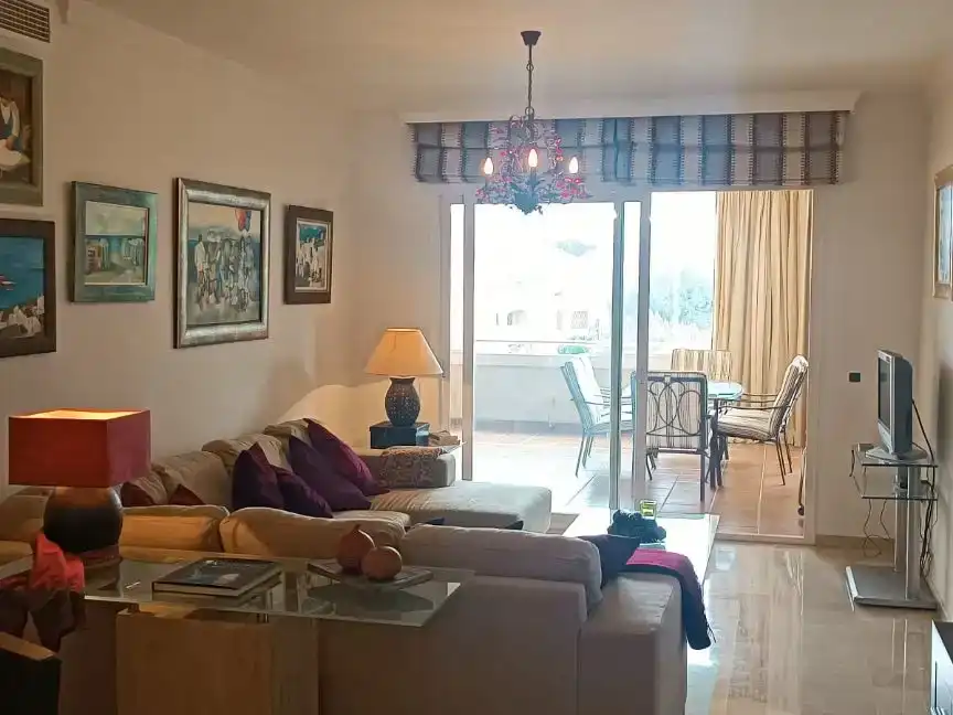 Sala d'estar de Apartament en venda en Marbella amb Aire condicionat, Piscina i Balcó