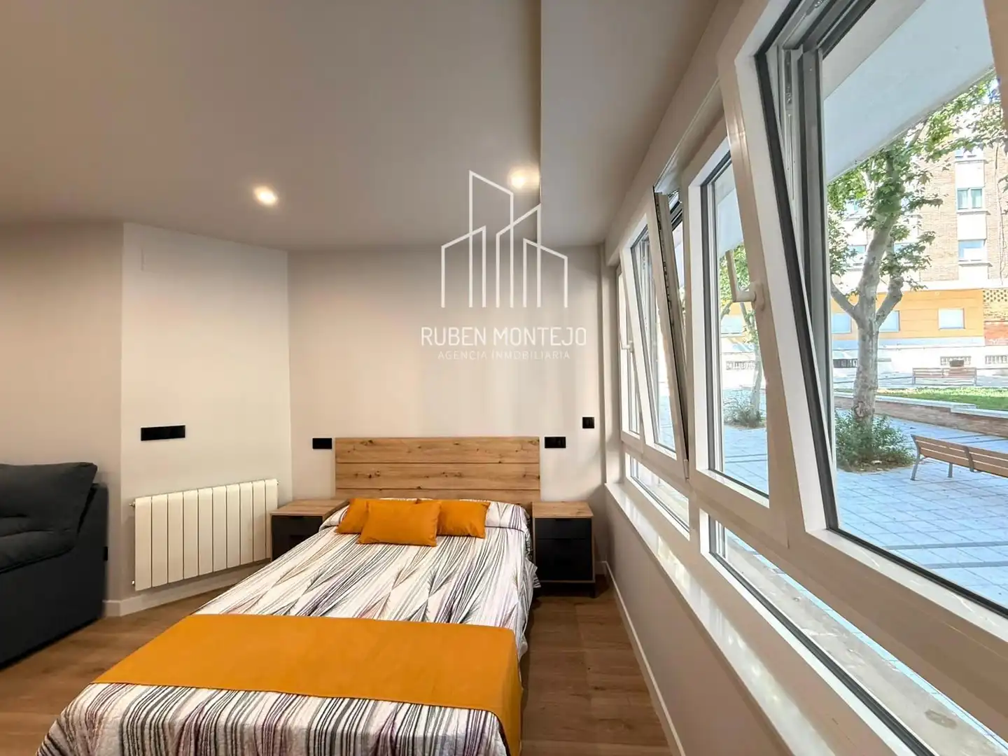 Schlafzimmer von Wohnungen zum Verkauf in Salamanca mit Heizung, Möbliert und Ofen