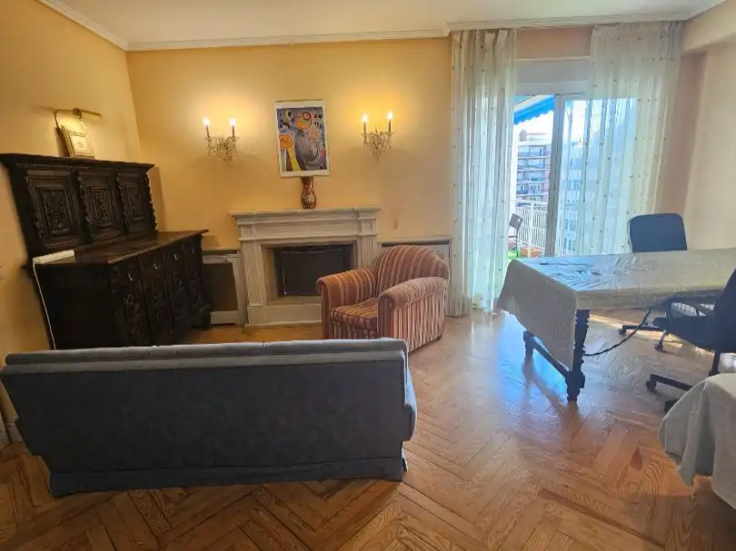 Sala d'estar de Pis per a compartir en Madrid amb Aire condicionat, Calefacció i Parquet