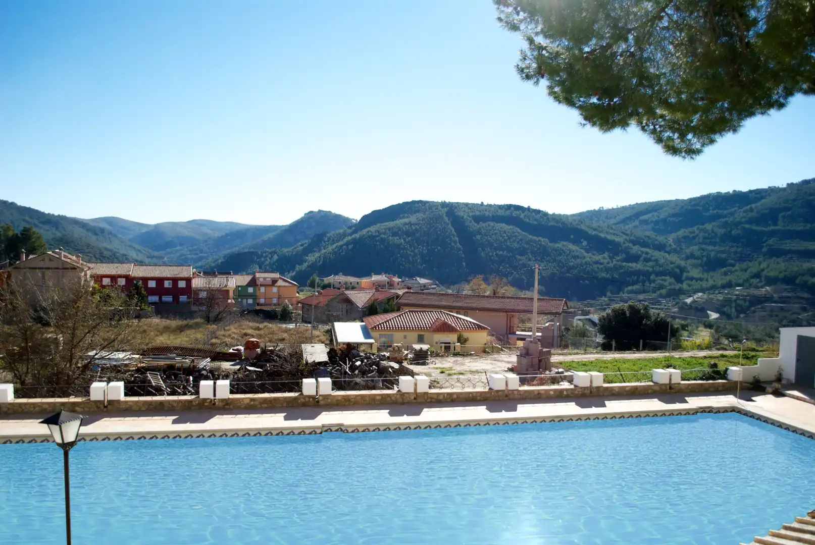 Piscina de Edifici en venda en Bejís amb Piscina comunitària