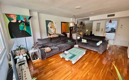 Living room of Flat for sale in  Barcelona Capital  with Heating, Parquet flooring and Terrace