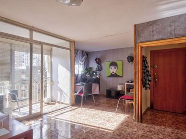 Wohnung mit Balkon zum Verkauf in Carrer de la Guineueta .