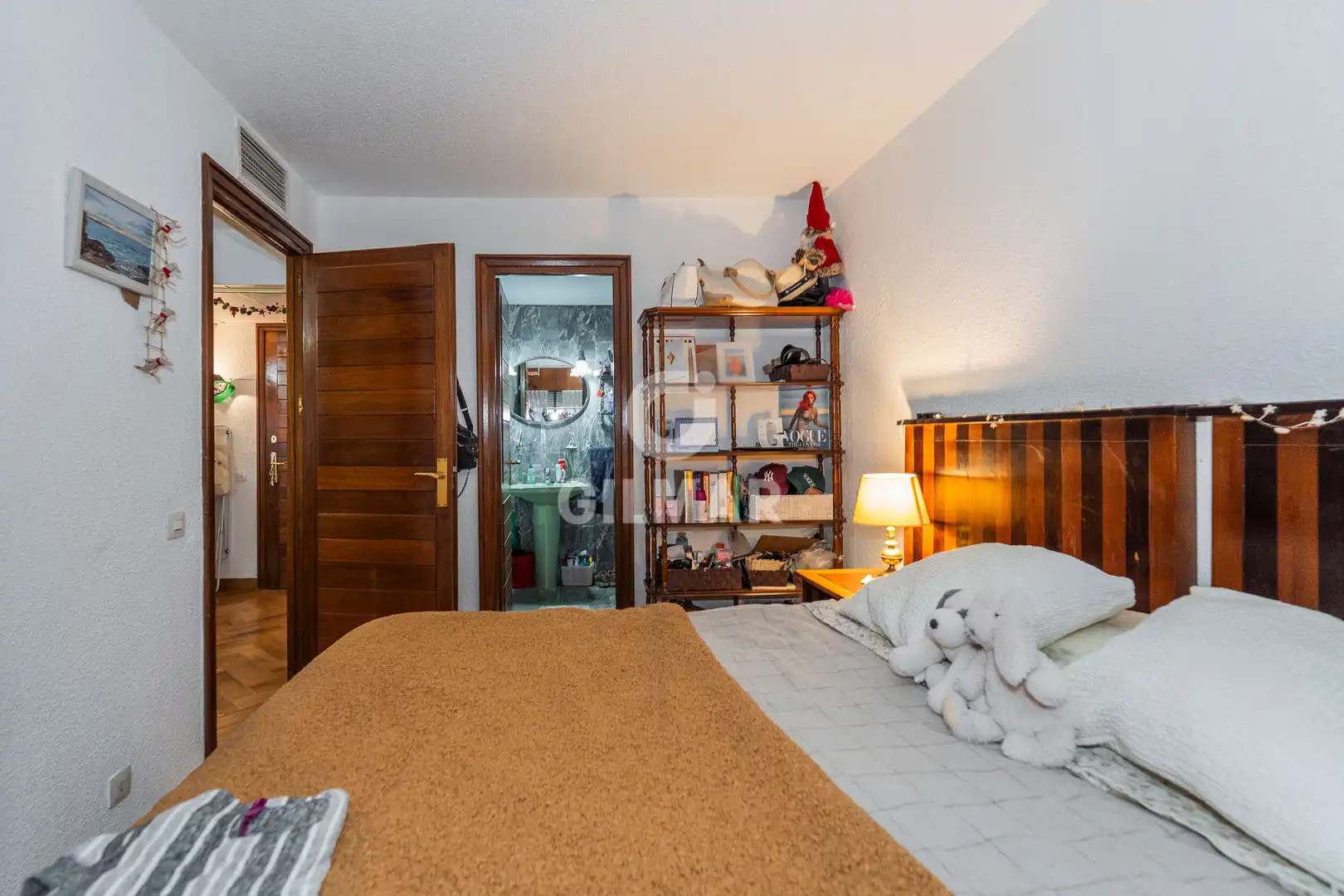Dormitori de Apartament en venda en Madrid amb Calefacció i Moblat